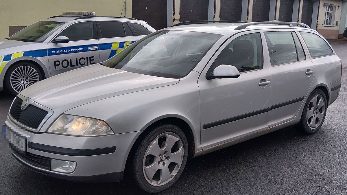 Nedbali zákazů řízení, policisté jim na dálnicích zabavili auta. Jeden řidič skončil ve vězení